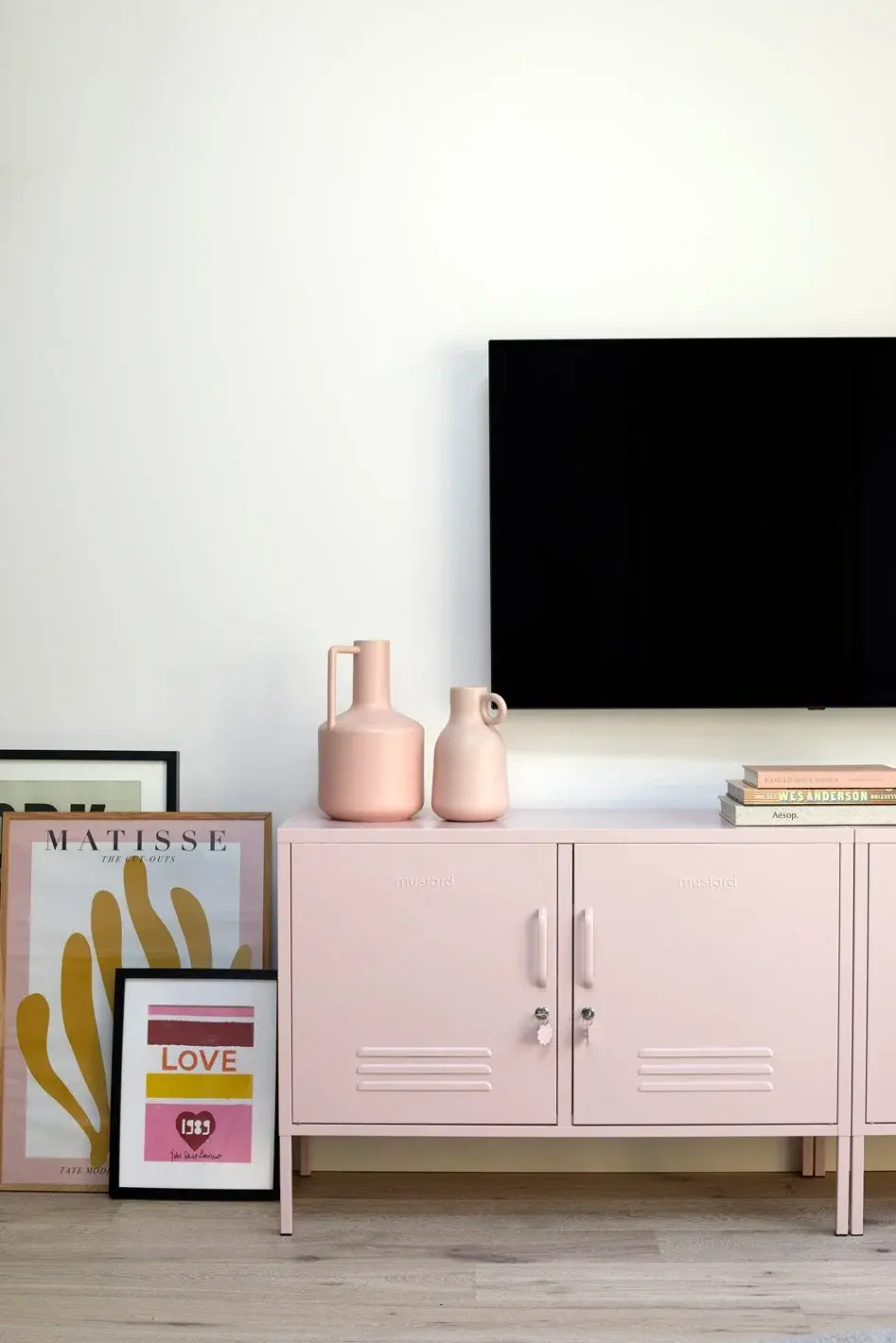 Living room in the Queen’s Park Side Return Extension, Queen’s Park, London NW6 — interior design by Born & Bred Studio